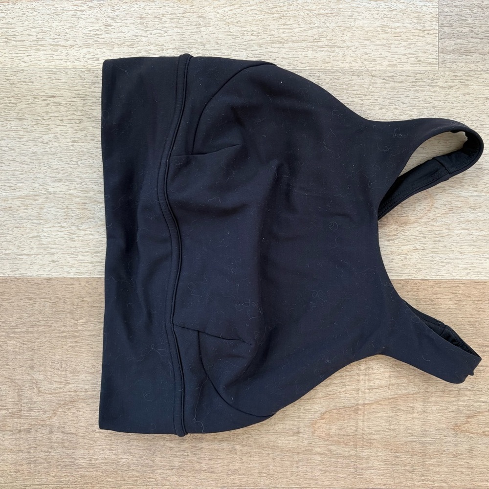 Lululemon high neck sports bra size 6